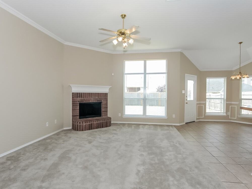 4504 Emerald Leaf Drive - Photo 3 of 12