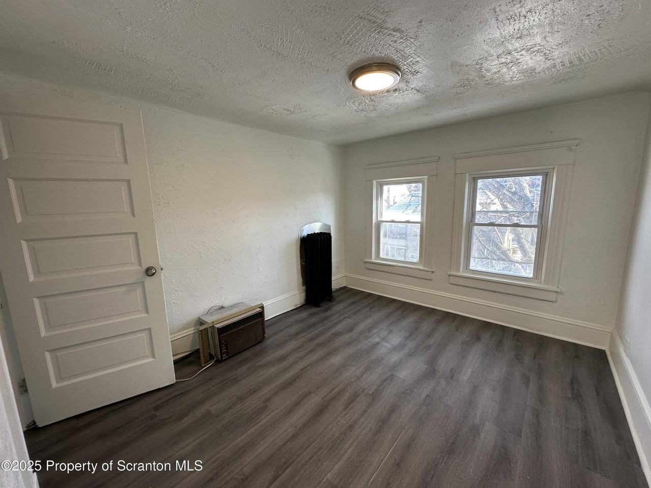 16 Sterling Avenue - Photo 2 of 8