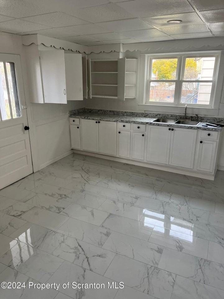 258 Main Street #3REAR - Photo 2 of 10