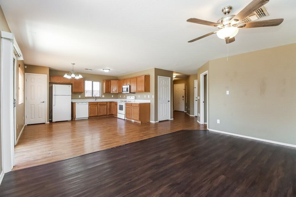 3301 West Carlos Lane - Photo 6 of 17