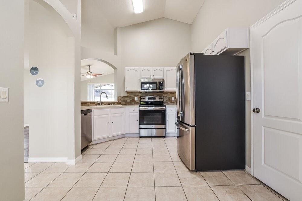 2613 Deck Avenue - Photo 7 of 16