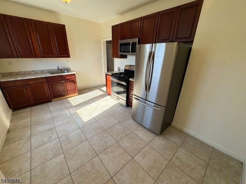 209 21st St - Photo 2 of 15