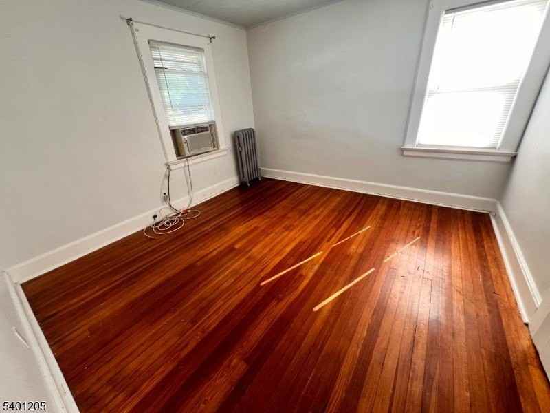 418 Dewitt Ave - Photo 6 of 10