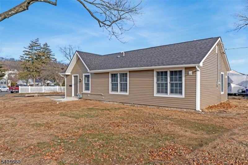 20 Louis Avenue - Photo 2 of 22