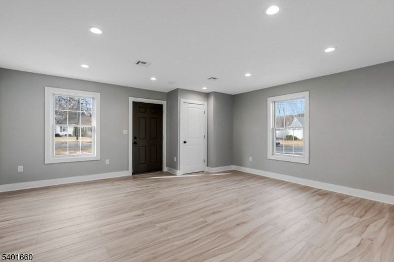 20 Louis Avenue - Photo 4 of 22