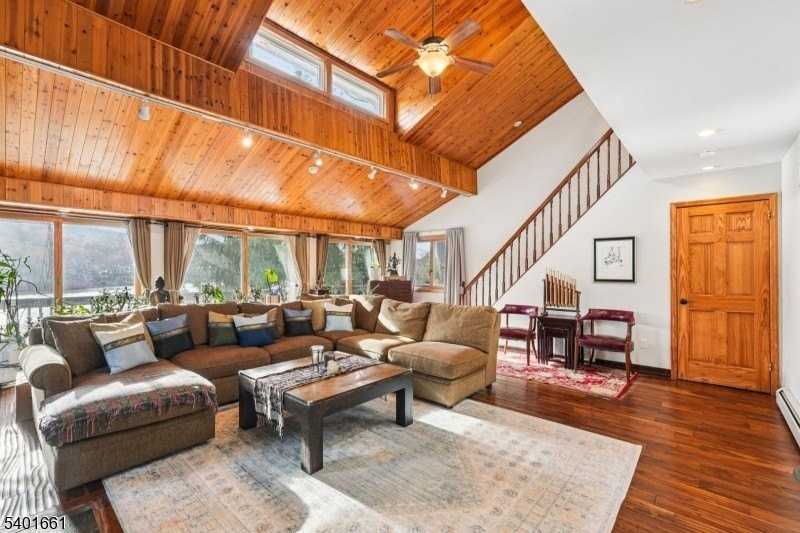 197 Point Breeze Drive - Photo 2 of 38