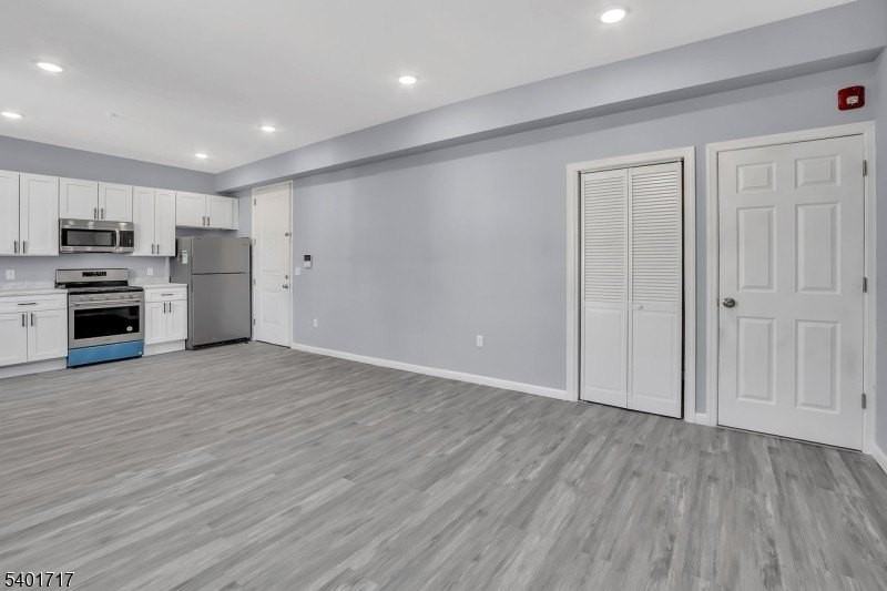 155 Clifton Ave - Photo 5 of 19