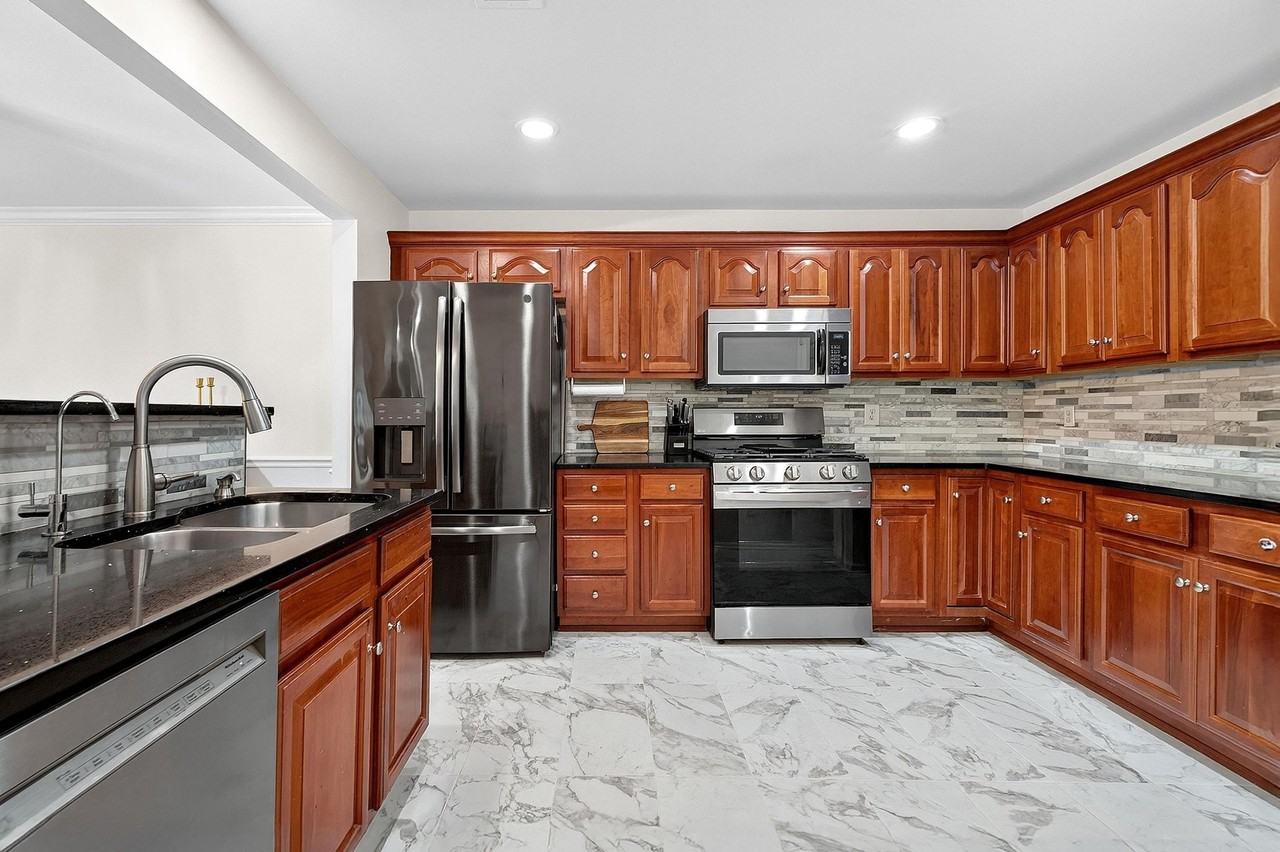 34 Marina Drive - Photo 2 of 29