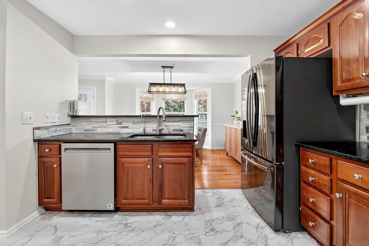 34 Marina Drive - Photo 4 of 29