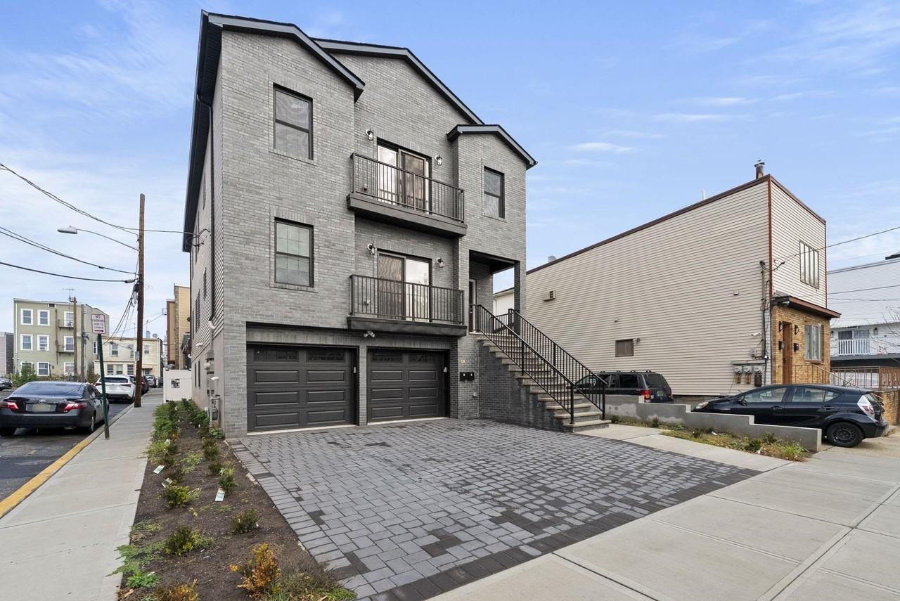 41 East 16th Street #2 - Photo 2 of 28