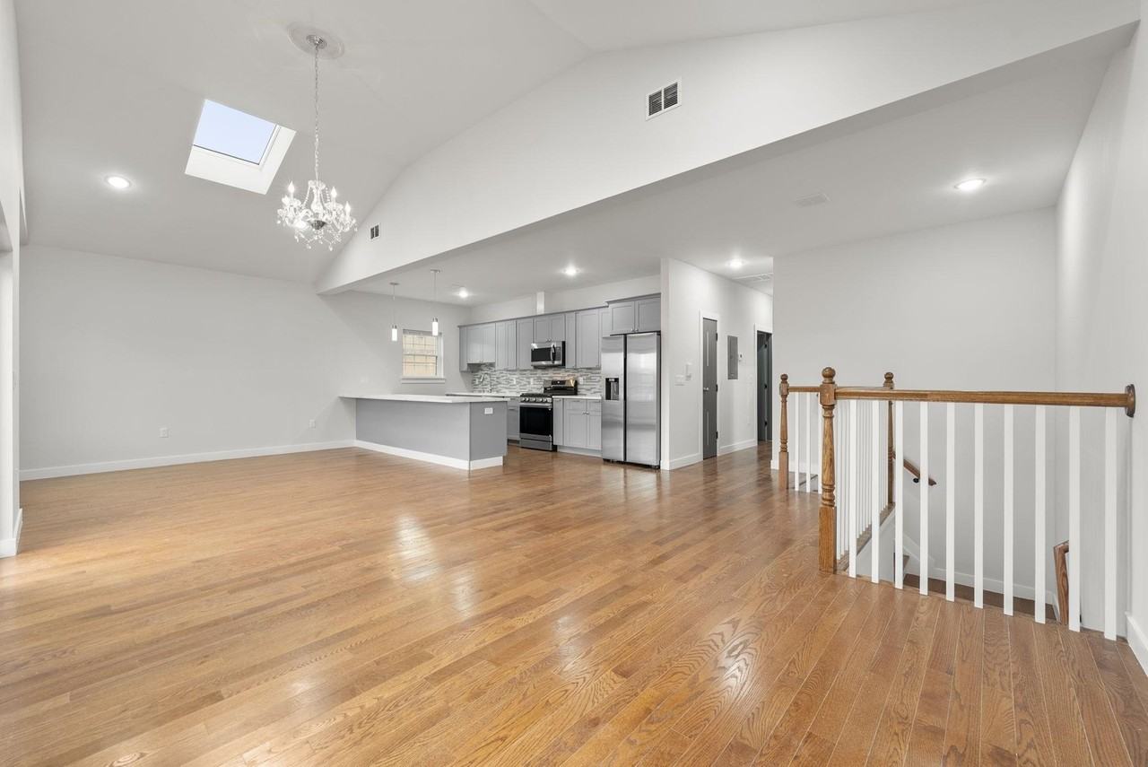 41 East 16th Street #2 - Photo 5 of 28