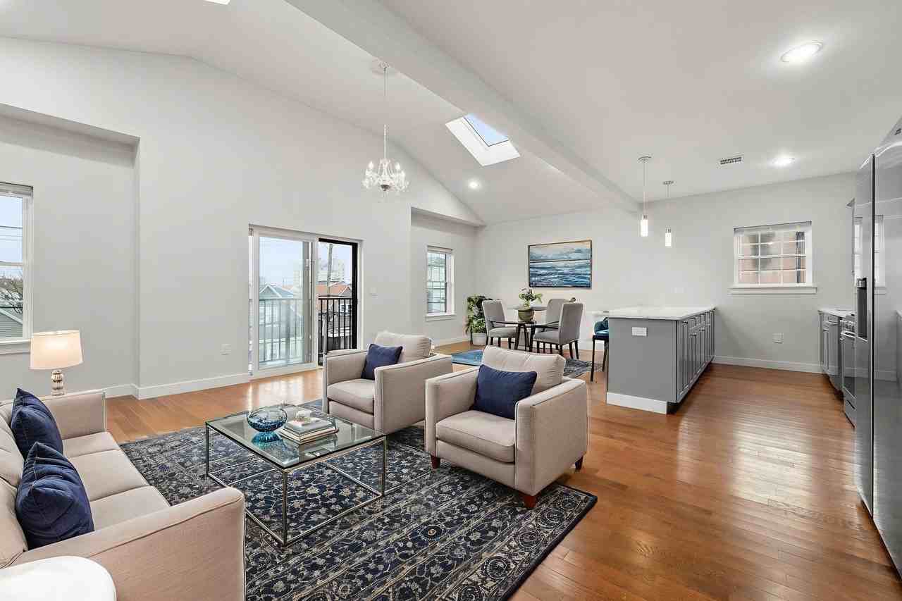 41 East 16th Street #2 - Photo 6 of 28