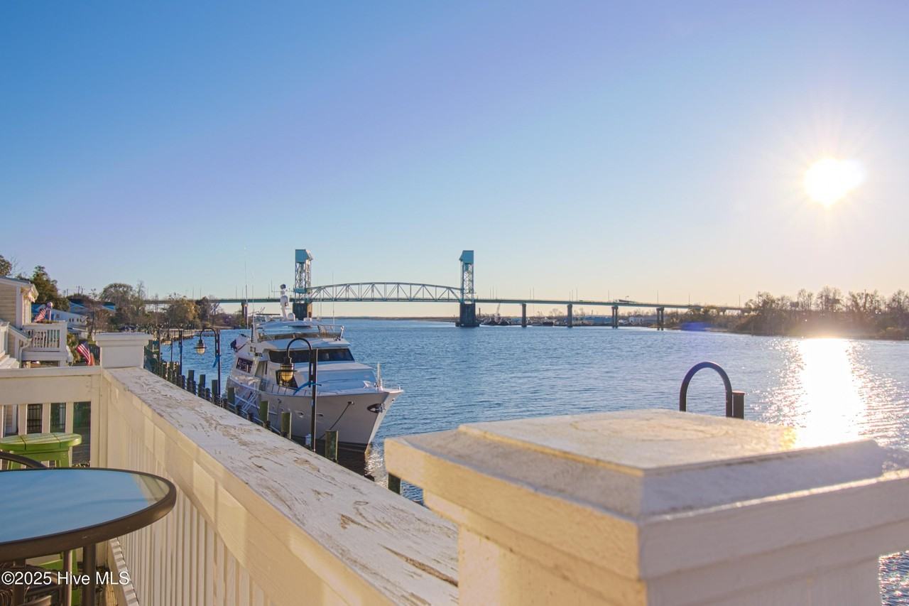 212 South Water Street - Photo 2 of 50