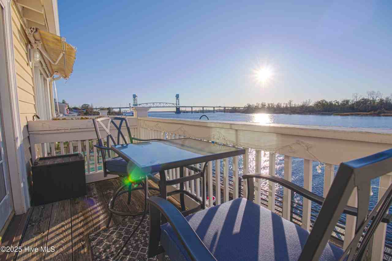 212 South Water Street - Photo 3 of 50