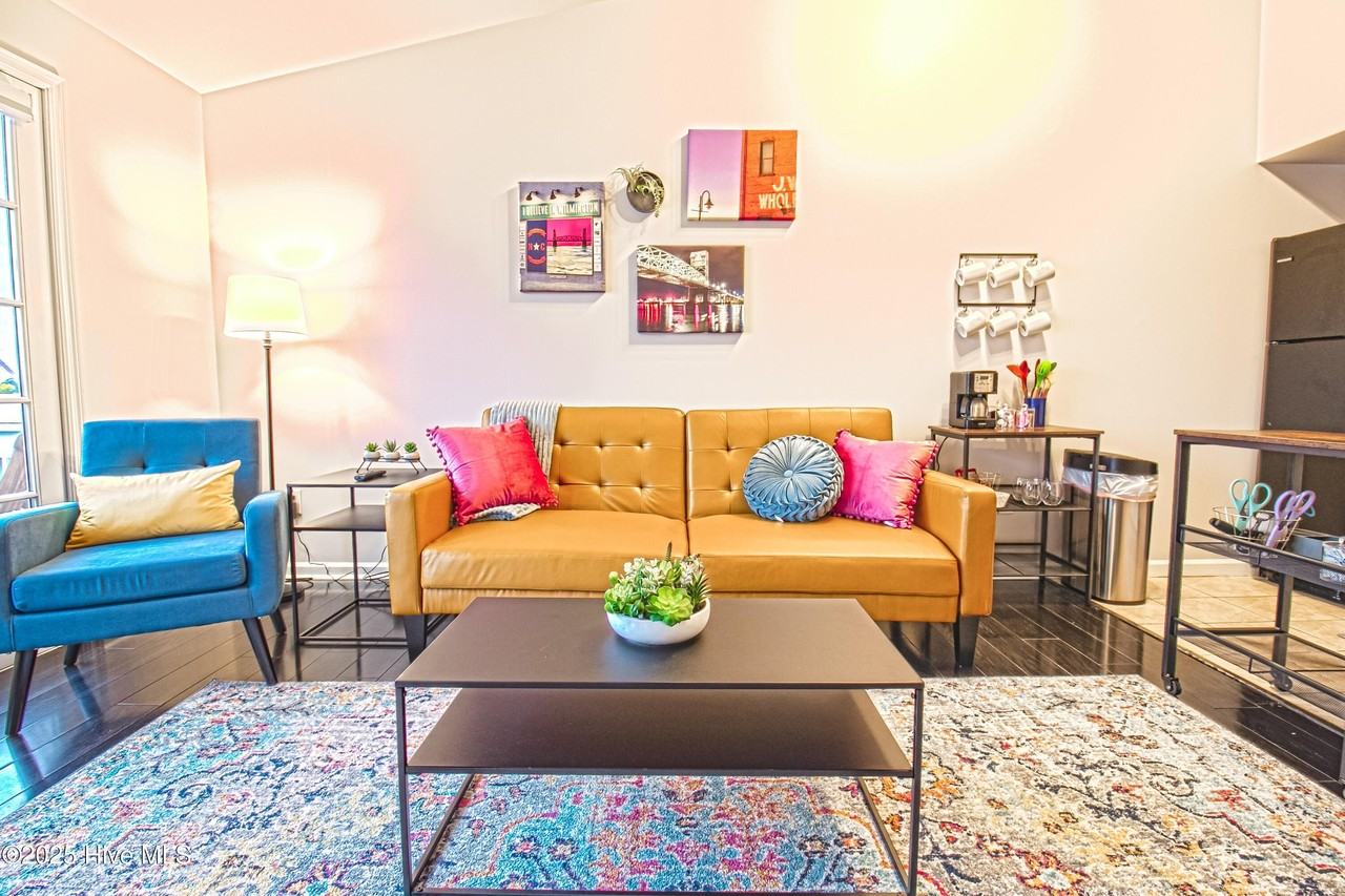 212 South Water Street - Photo 7 of 50