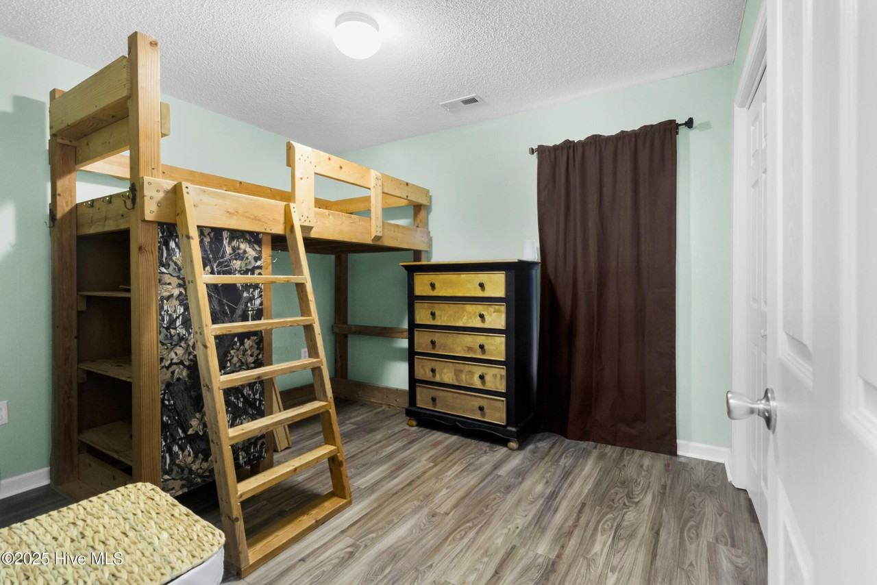 116 Gregory Drive - Photo 2 of 28