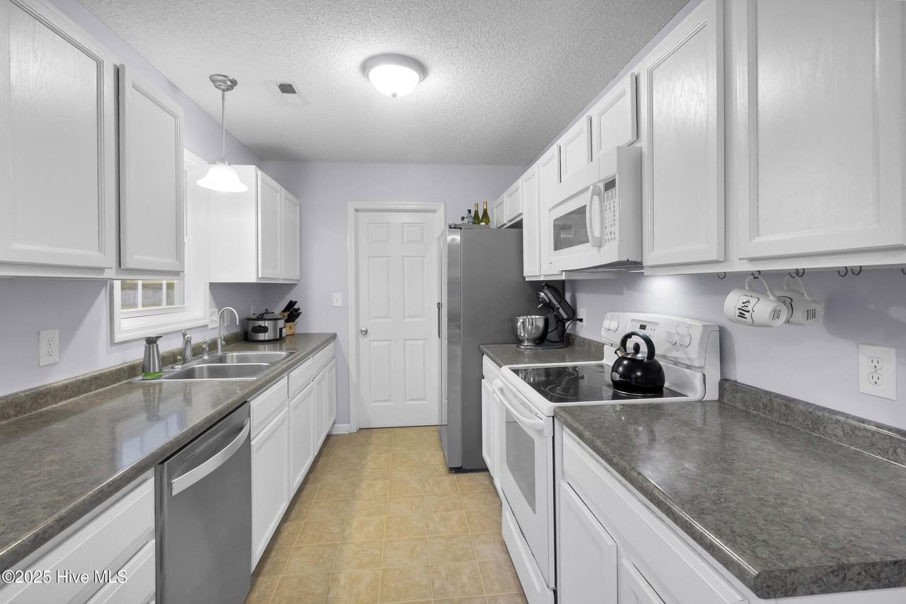 116 Gregory Drive - Photo 7 of 28