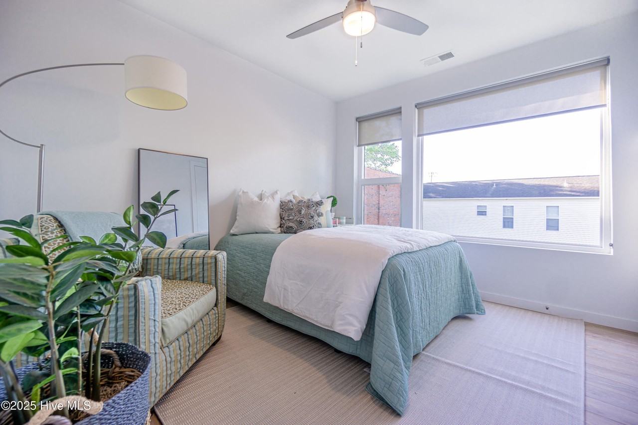 1102 Castle St #306 - Photo 4 of 6