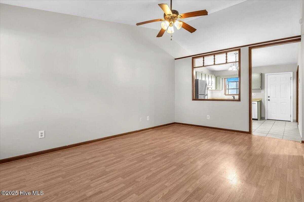 1034 Spring Villa Drive - Photo 4 of 31