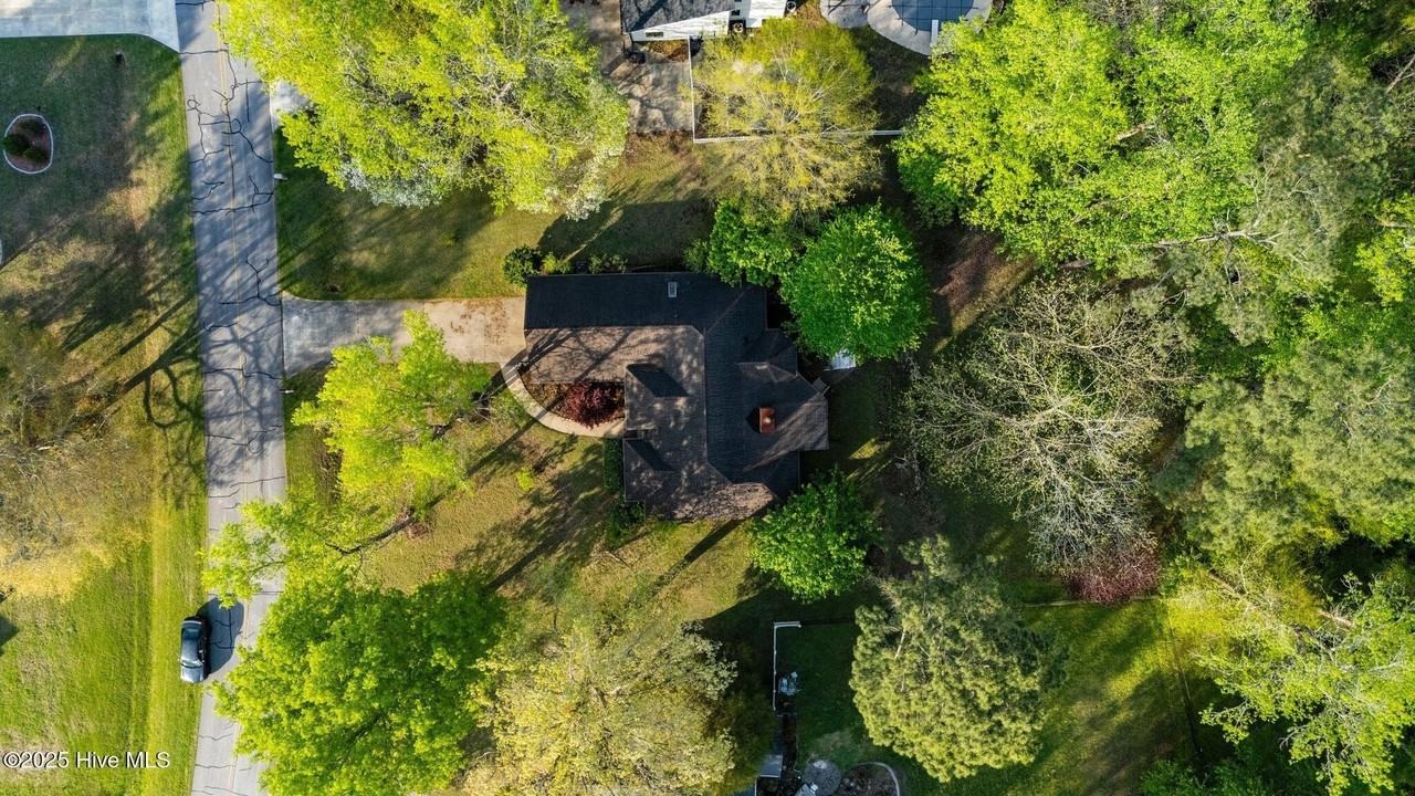 131 Norbury Drive - Photo 3 of 30