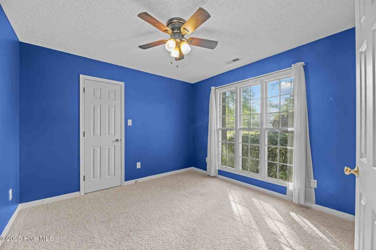 131 Norbury Drive - Photo 5 of 30