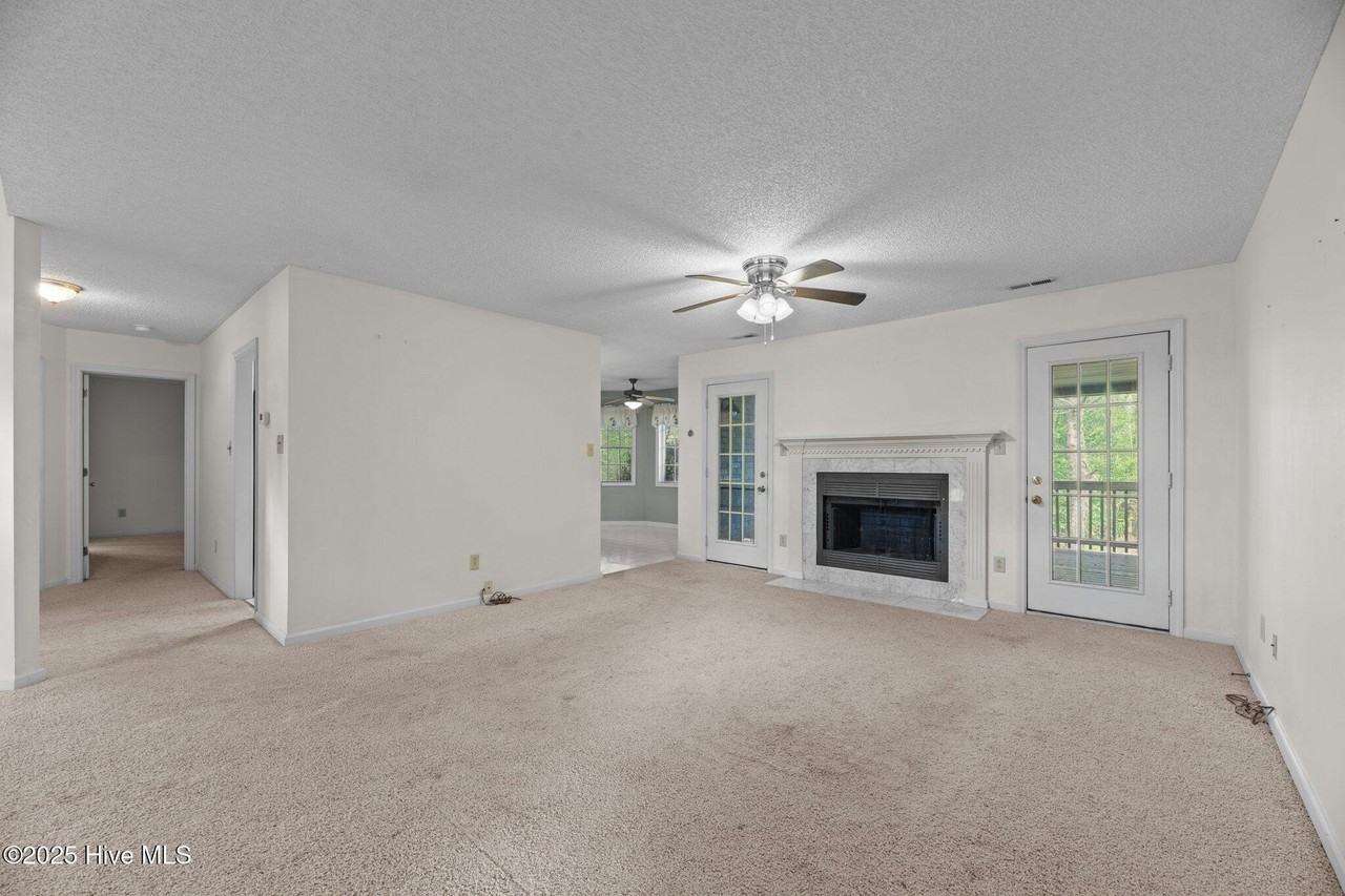 131 Norbury Drive - Photo 7 of 30