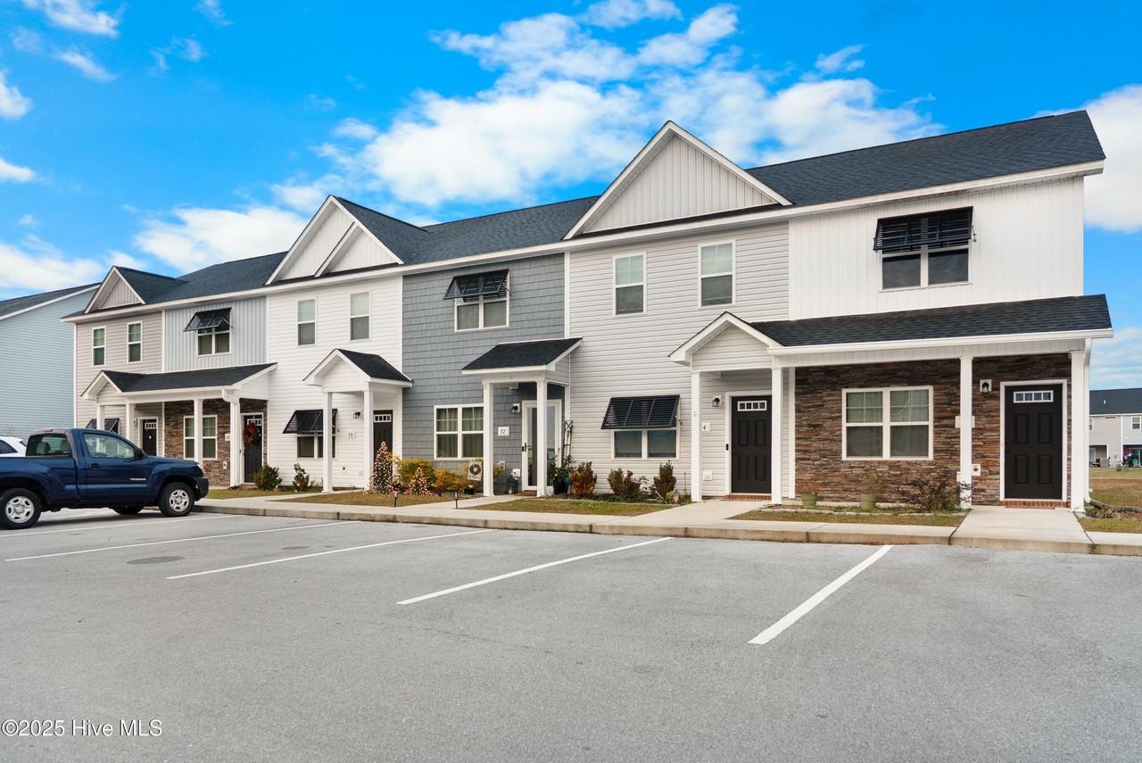 72 Catalina Cir - Photo 2 of 36