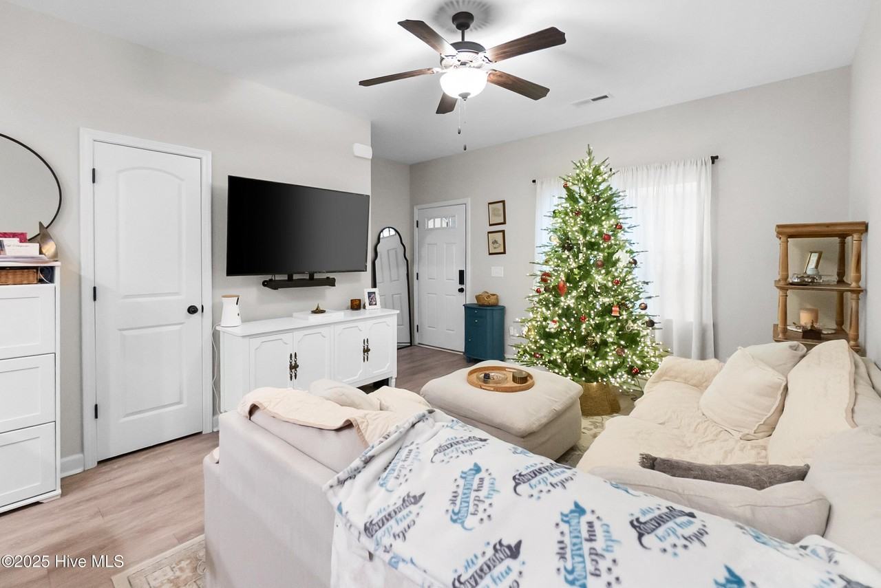 72 Catalina Cir - Photo 6 of 36