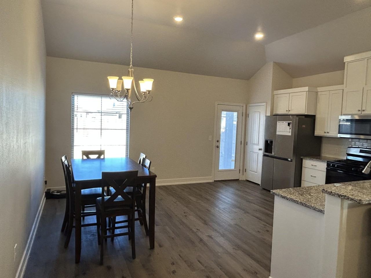 6906 18th St - Photo 5 of 14