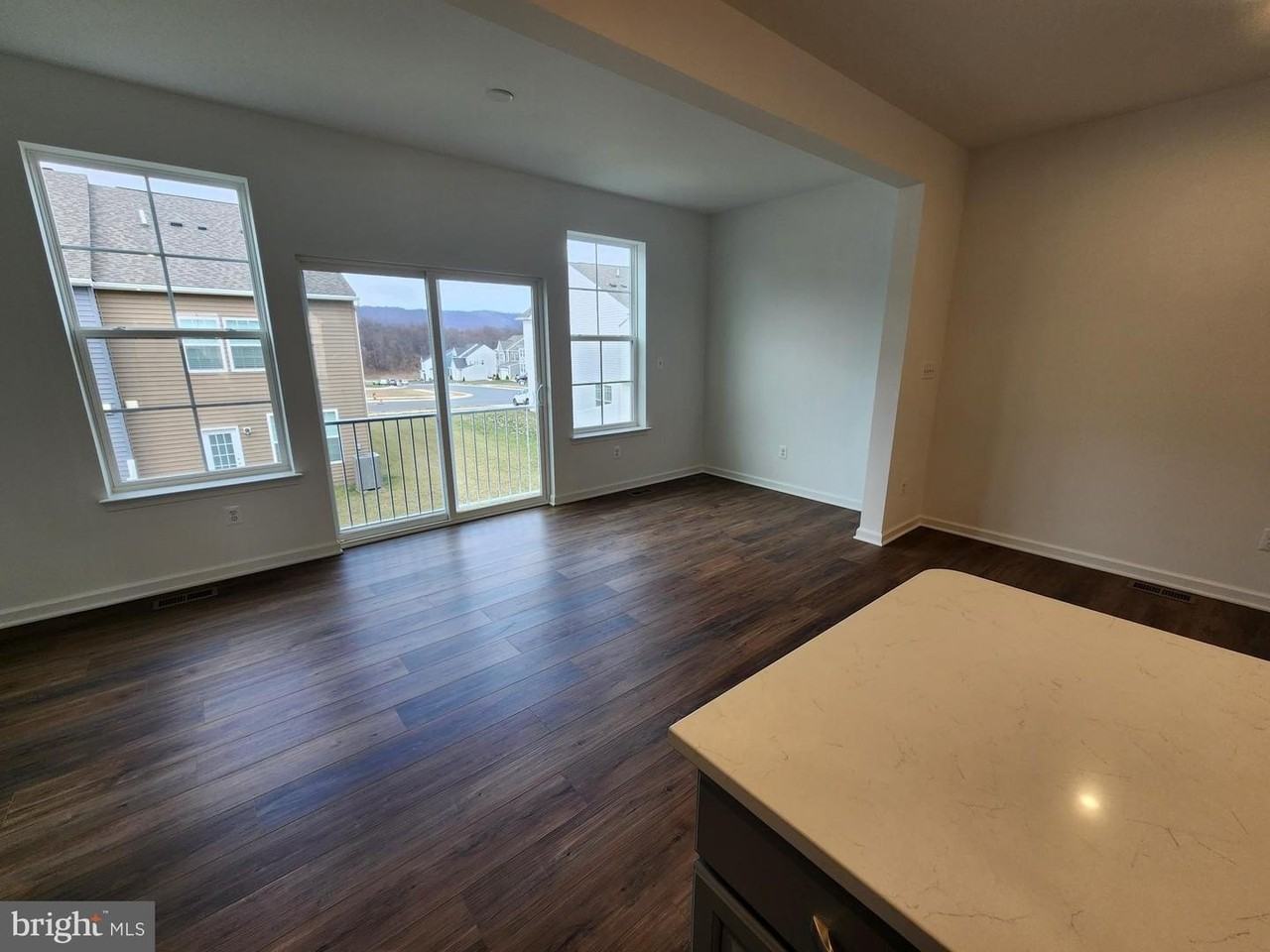 500 Husky Highway - Photo 6 of 40