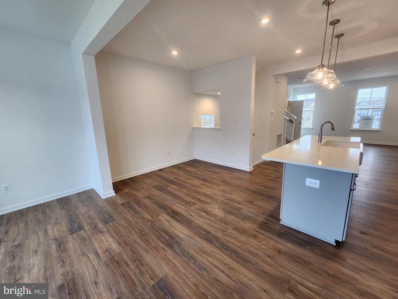 500 Husky Highway - Photo 7 of 40