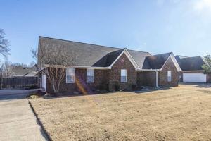 featured image of 443 Beverly Dr