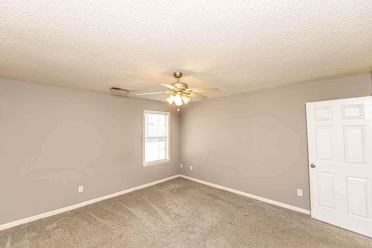 443 Beverly Dr - Photo 7 of 29