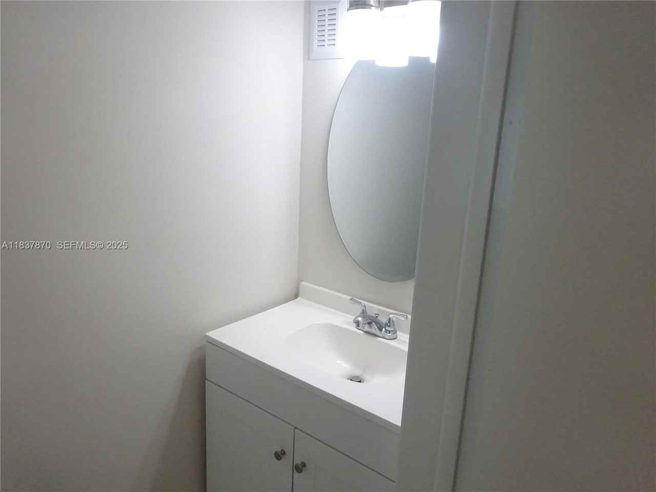 1538 Northeast 131st Lane #1538 - Photo 7 of 17