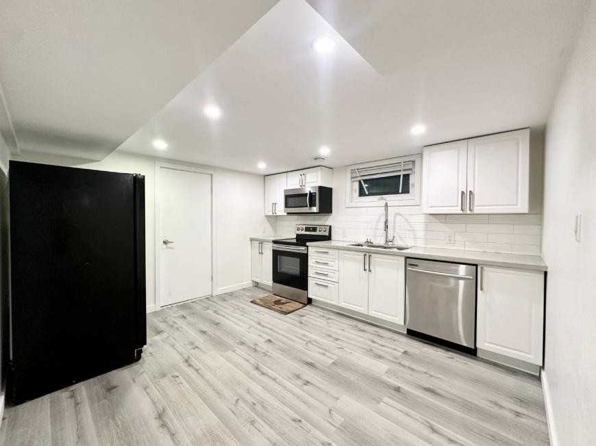 368 Fairlawn St - Photo 2 of 10