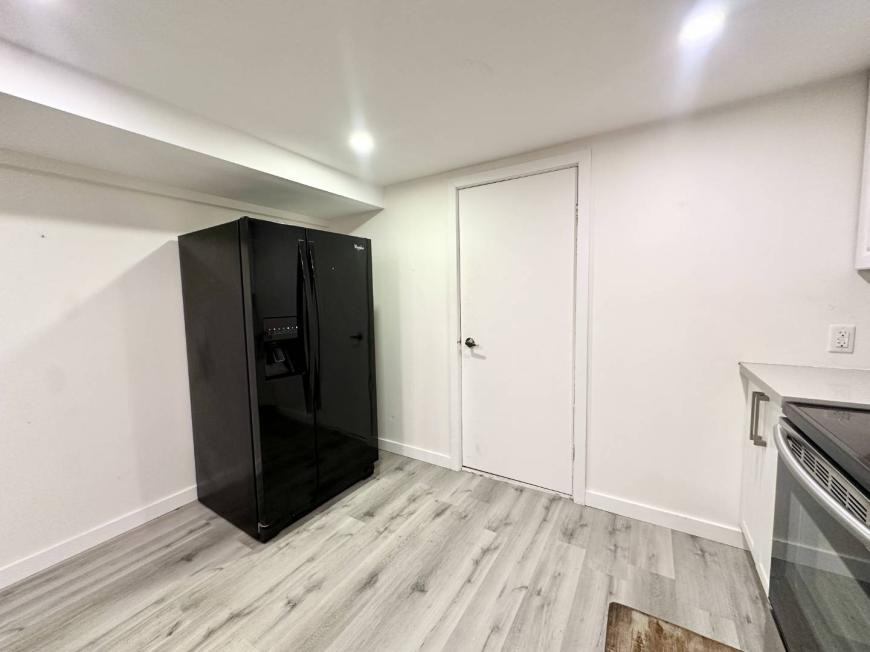 368 Fairlawn St - Photo 4 of 10