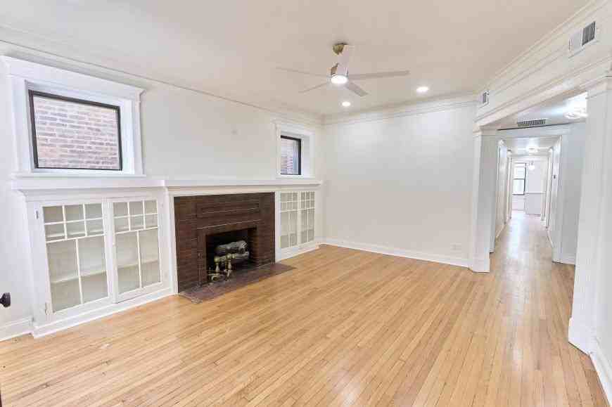 6142 South Rhodes Avenue - Photo 3 of 10