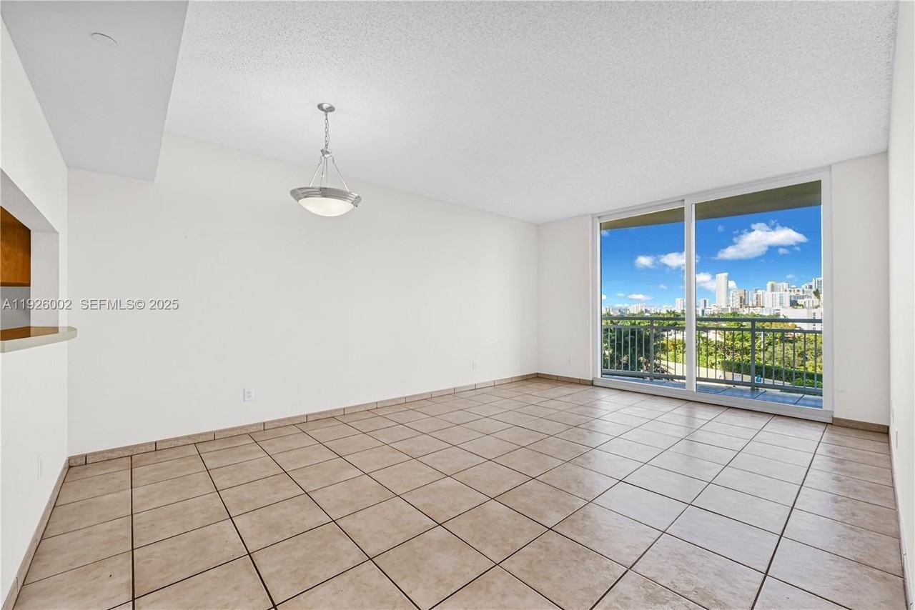 2475 Brickell Ave #703 - Photo 2 of 27