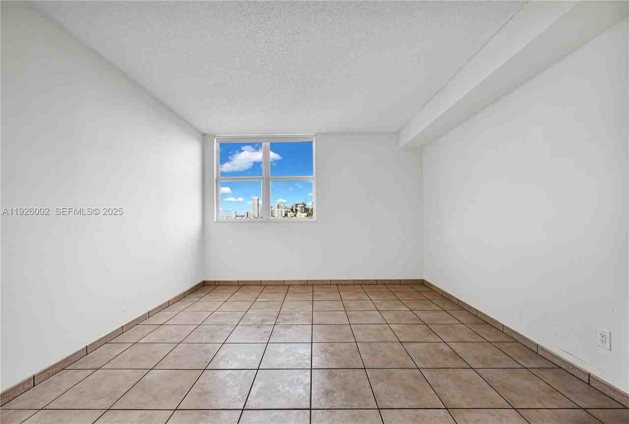 2475 Brickell Ave #703 - Photo 5 of 27