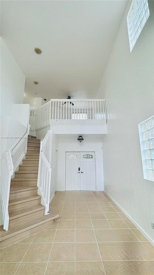 4950 Pelican Manor - Photo 7 of 28