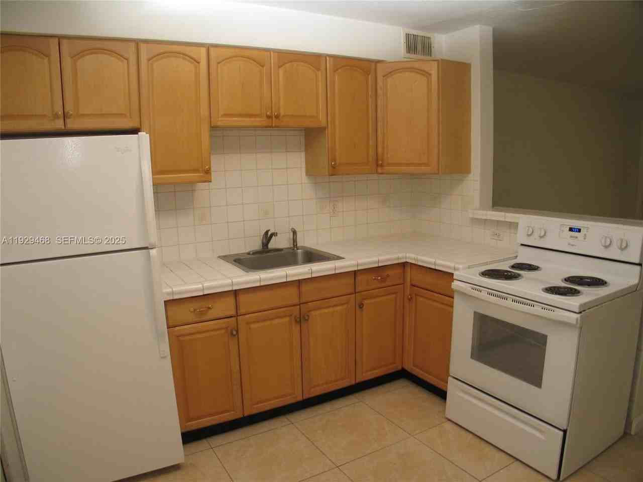 1842 Mckinley St #2 - Photo 6 of 21