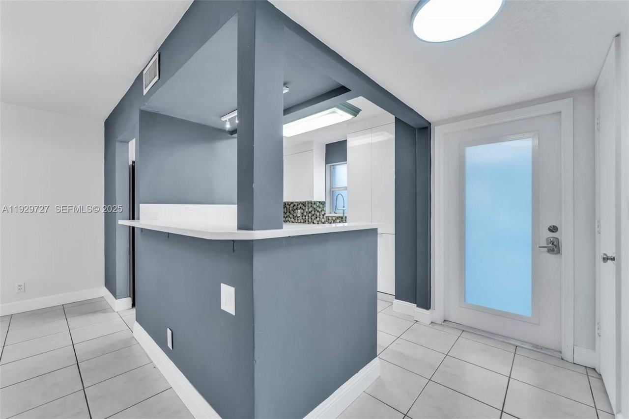 2945 Northwest 68th Street - Photo 4 of 27