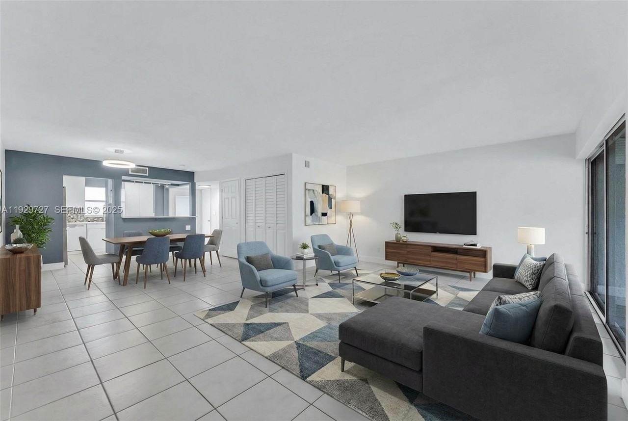 2945 Northwest 68th Street - Photo 5 of 27