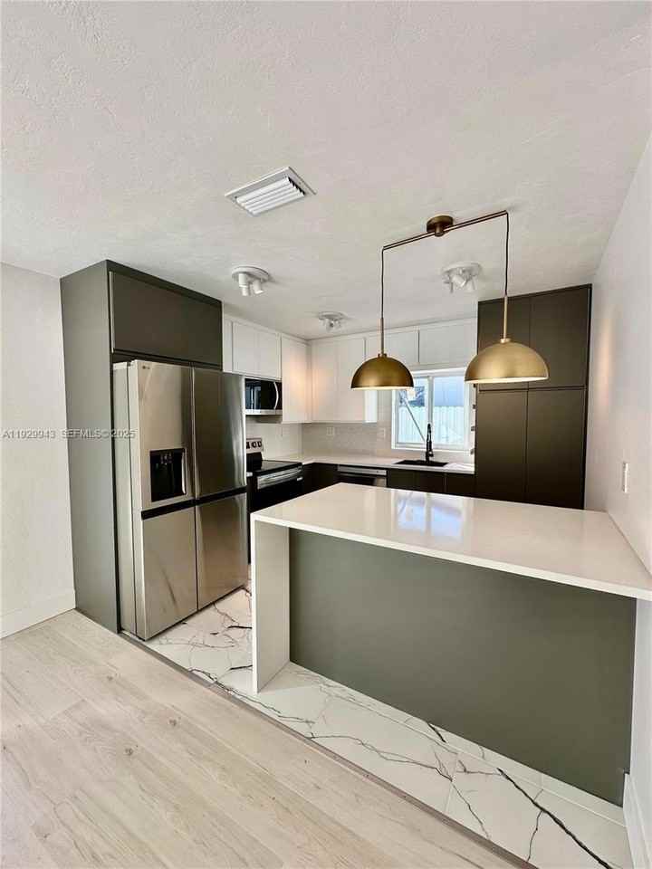 629 Southwest 4th Street - Photo 7 of 27