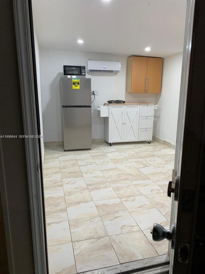 20811 Northwest Miami Place #B - Photo 5 of 16