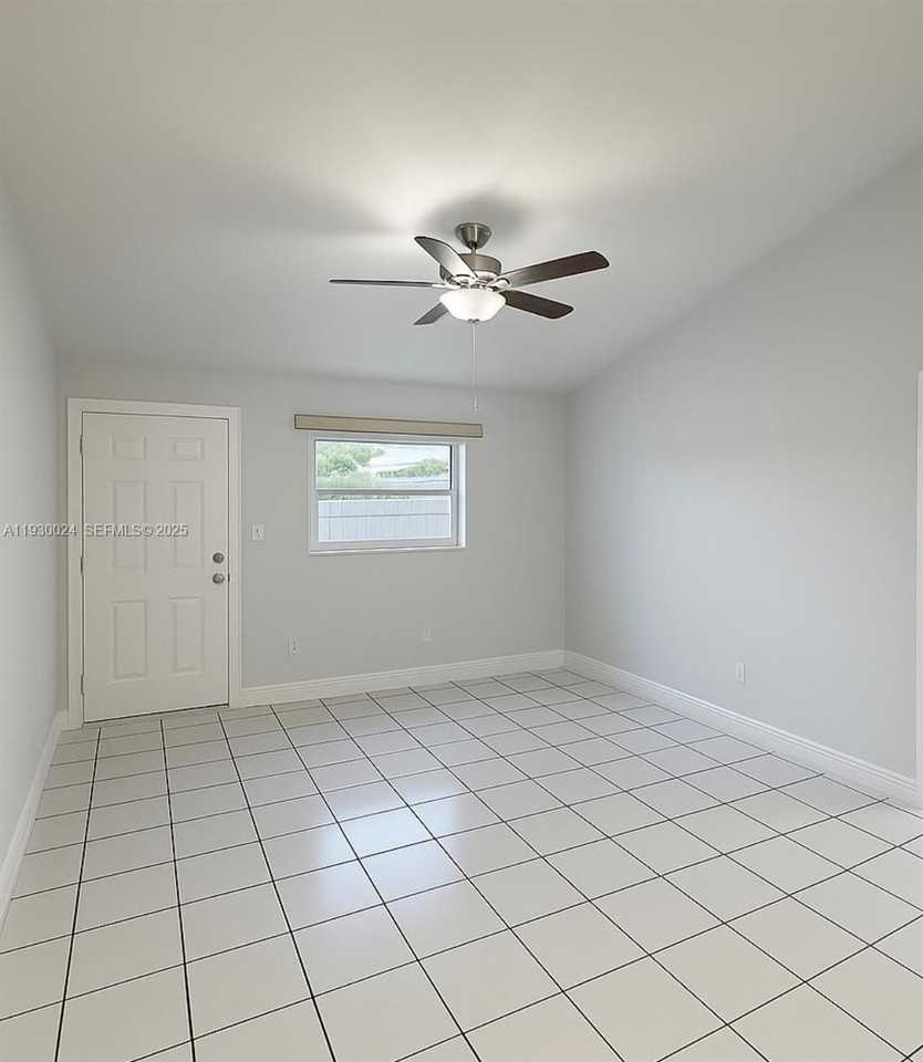 10385 209th Lane - Photo 2 of 9