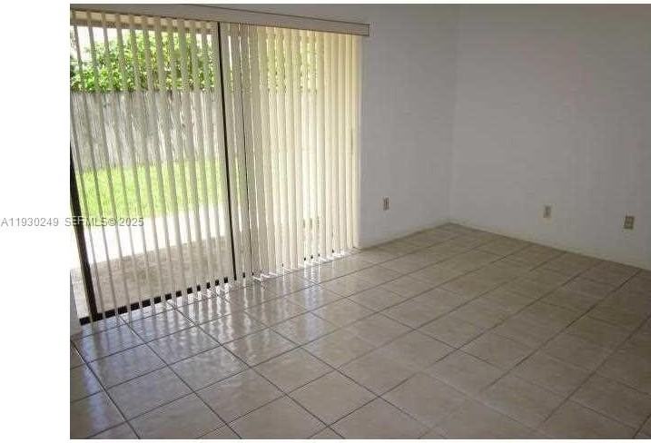 11020 Southwest 141st Avenue - Photo 3 of 14