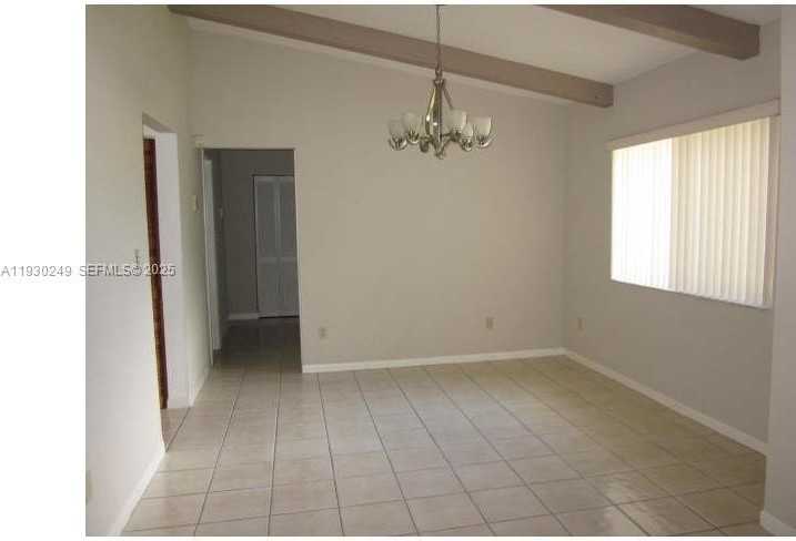 11020 Southwest 141st Avenue - Photo 5 of 14