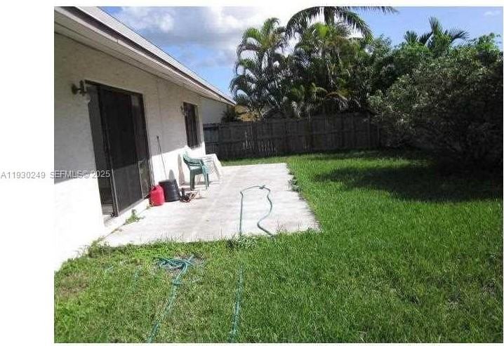 11020 Southwest 141st Avenue - Photo 6 of 14