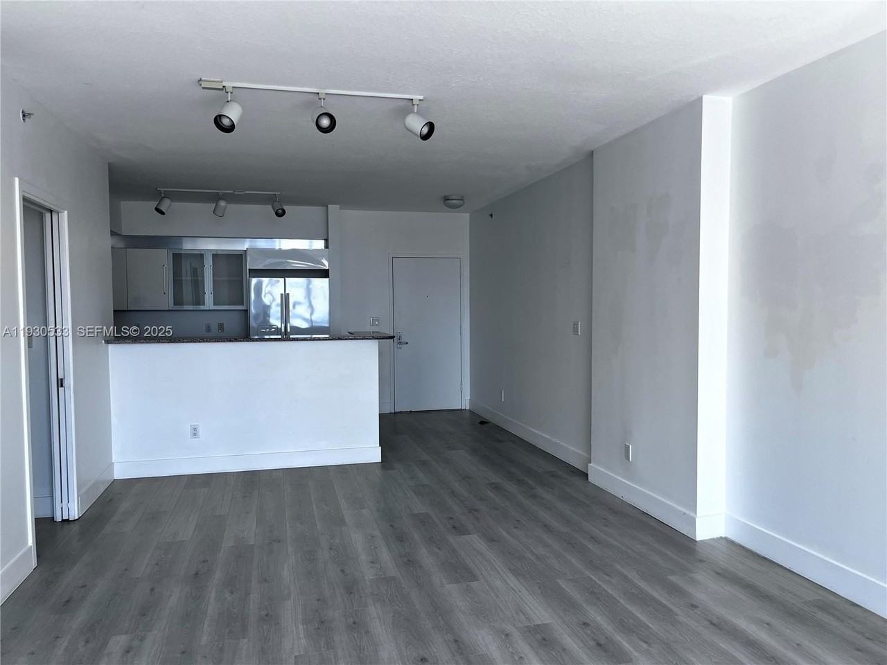 335 S Biscayne Blvd #2701 - Photo 3 of 7